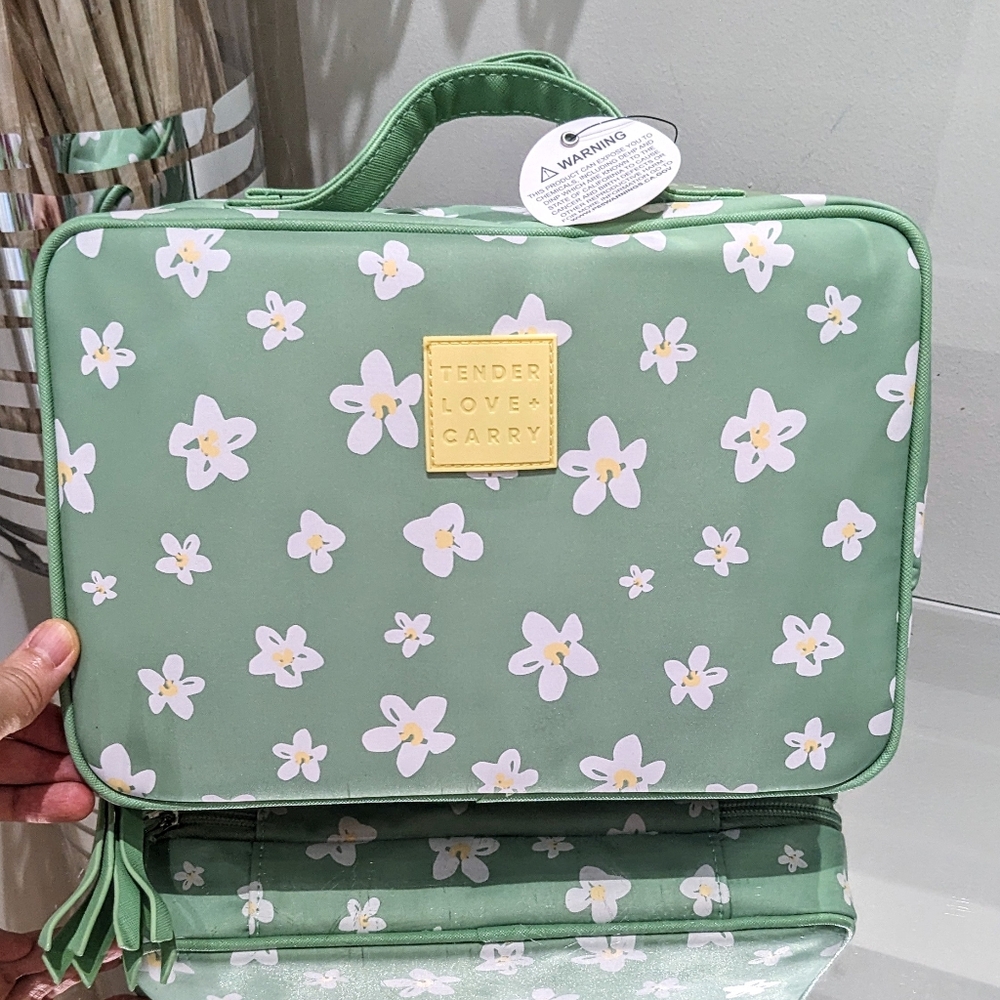NWT Tender Love + Carry Toiletry Weekender Bag with Hanger